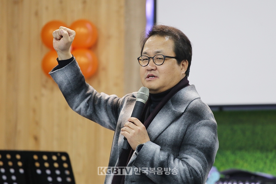 곽동현 목사(코리아시스템소장. 전문강사)는 ‘진로코스 특강’을 했다.