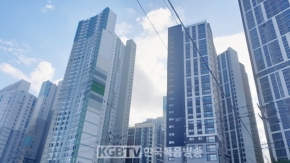 광주광역시는 지역 무주택 청년과 신혼부부들이 전세사기 피해를 당하지 않도록 ‘청년 전세보증금 반환 보증료 지원사업’을 실시한다.